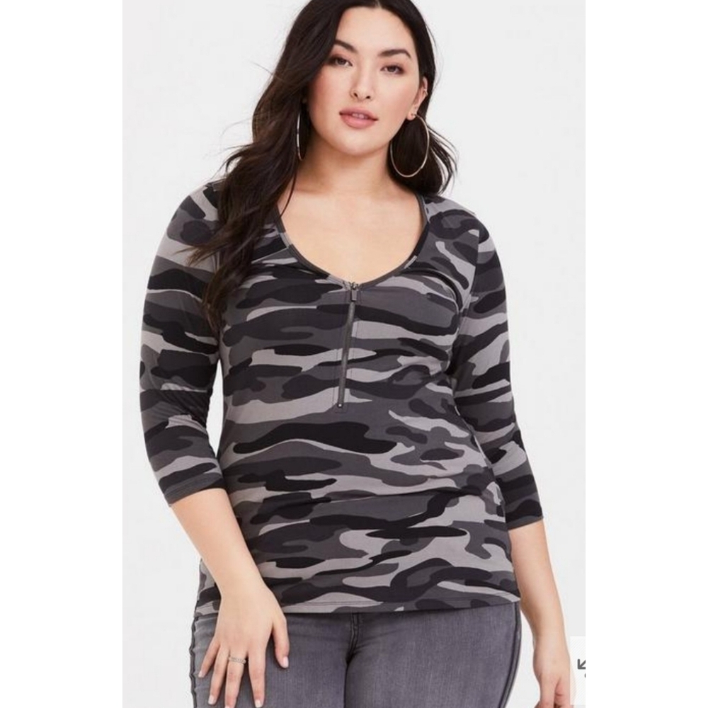 Torrid Foxy V-neck Zip Front Tee Brushed Camo Size 2X